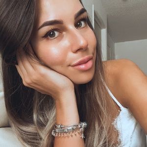 Meet your Posher, Yana